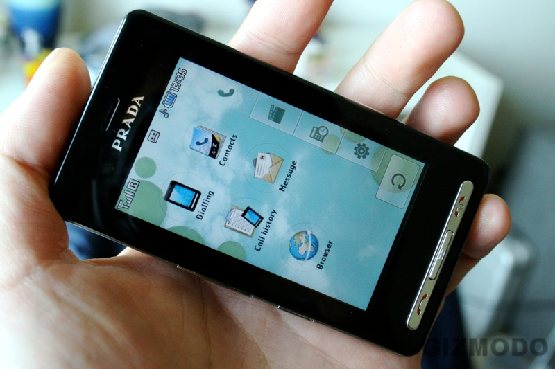 Illustration for article titled Settling this iPhone vs. LG Prada Nonsense